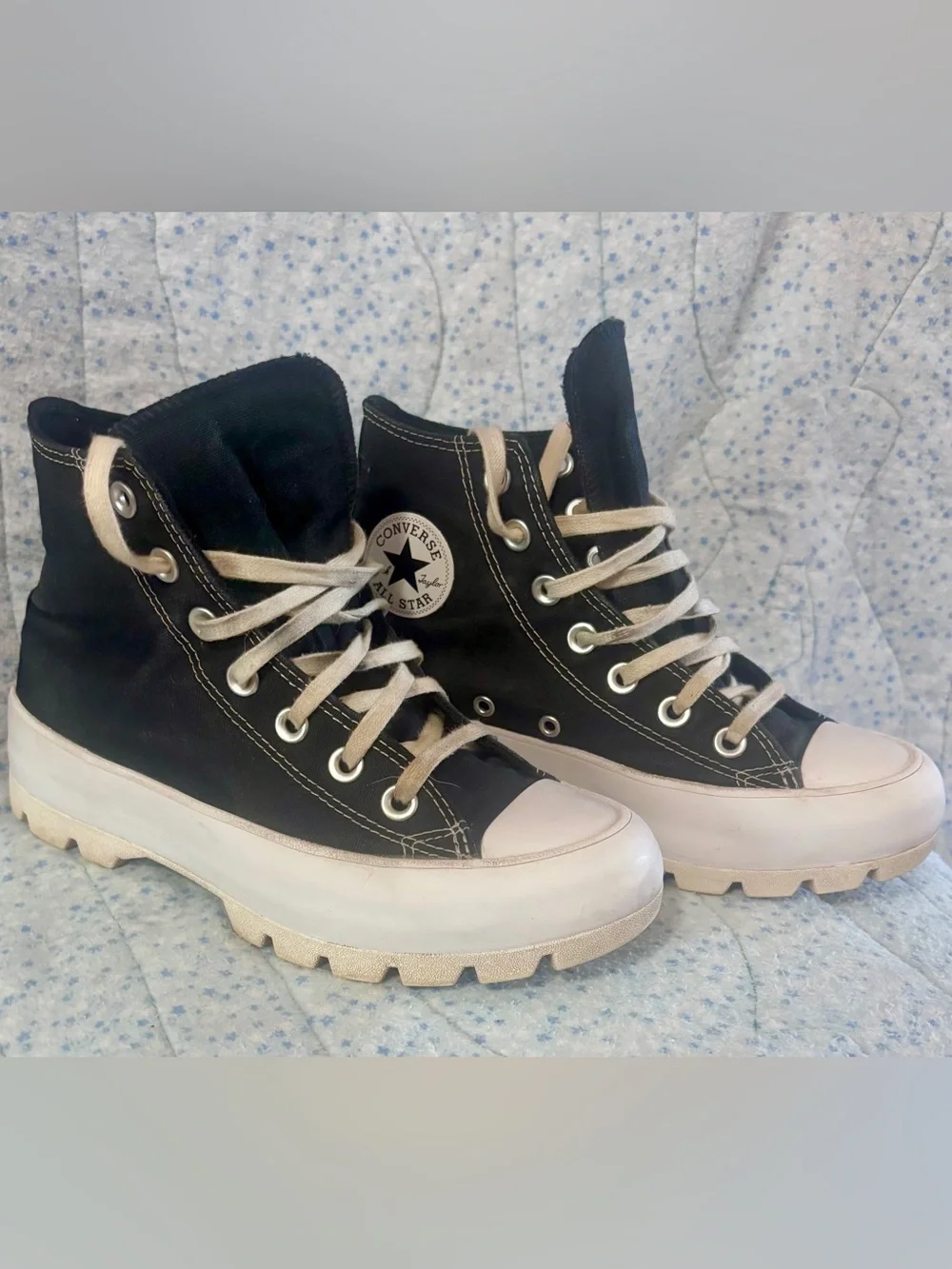 Converse All Star Chuck Taylor High-Top Canvas Sneakers Black and White size 6